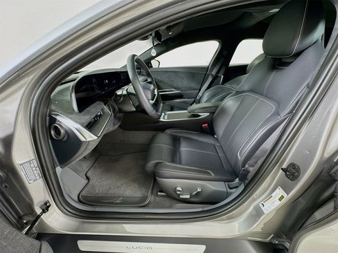 Used 2022 Lucid Air Grand Touring image 21