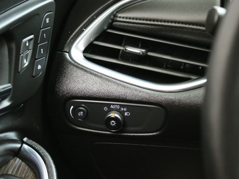 Used 2023 Chevrolet Malibu LT w/ LPO, Floor Liner Package FWD image 18