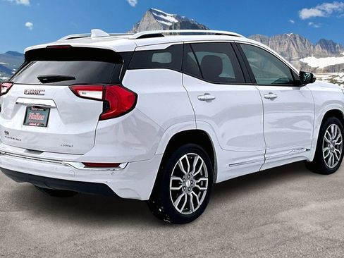 Used 2022 GMC Terrain Denali w/ Denali Premium Package image 2