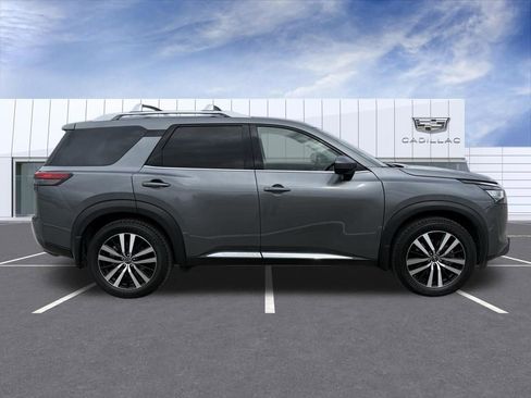 Used 2024 Nissan Pathfinder Platinum w/ Cargo Package image 2
