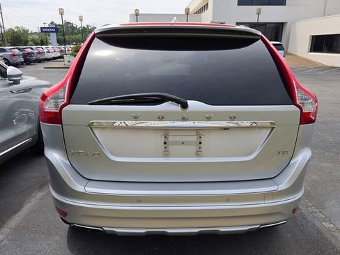 Used 2015 Volvo XC60 T5 Premier w/ Proximity Package FWD image 6