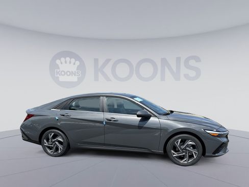 New 2026 Hyundai Elantra Limited FWD image 8
