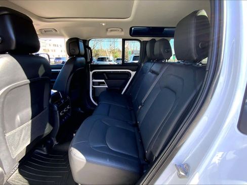 Used 2023 Land Rover Defender 110 SE image 19