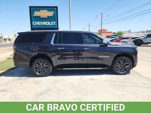 Used 2025 Chevrolet Suburban Premier w/ Sun And Tow Package AWD/4WD image 3