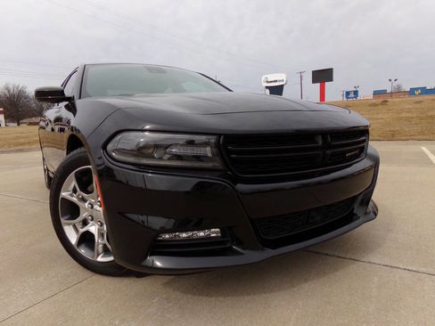 Used 2016 Dodge Charger SXT w/ AWD Premium Group image 12