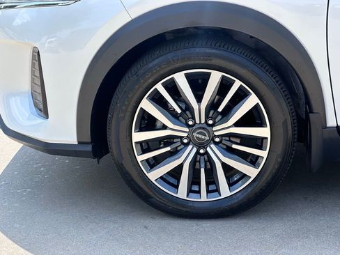 Used 2022 Nissan Kicks SV FWD image 7