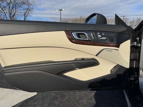 Used 2017 Mercedes-Benz SL 550 image 21