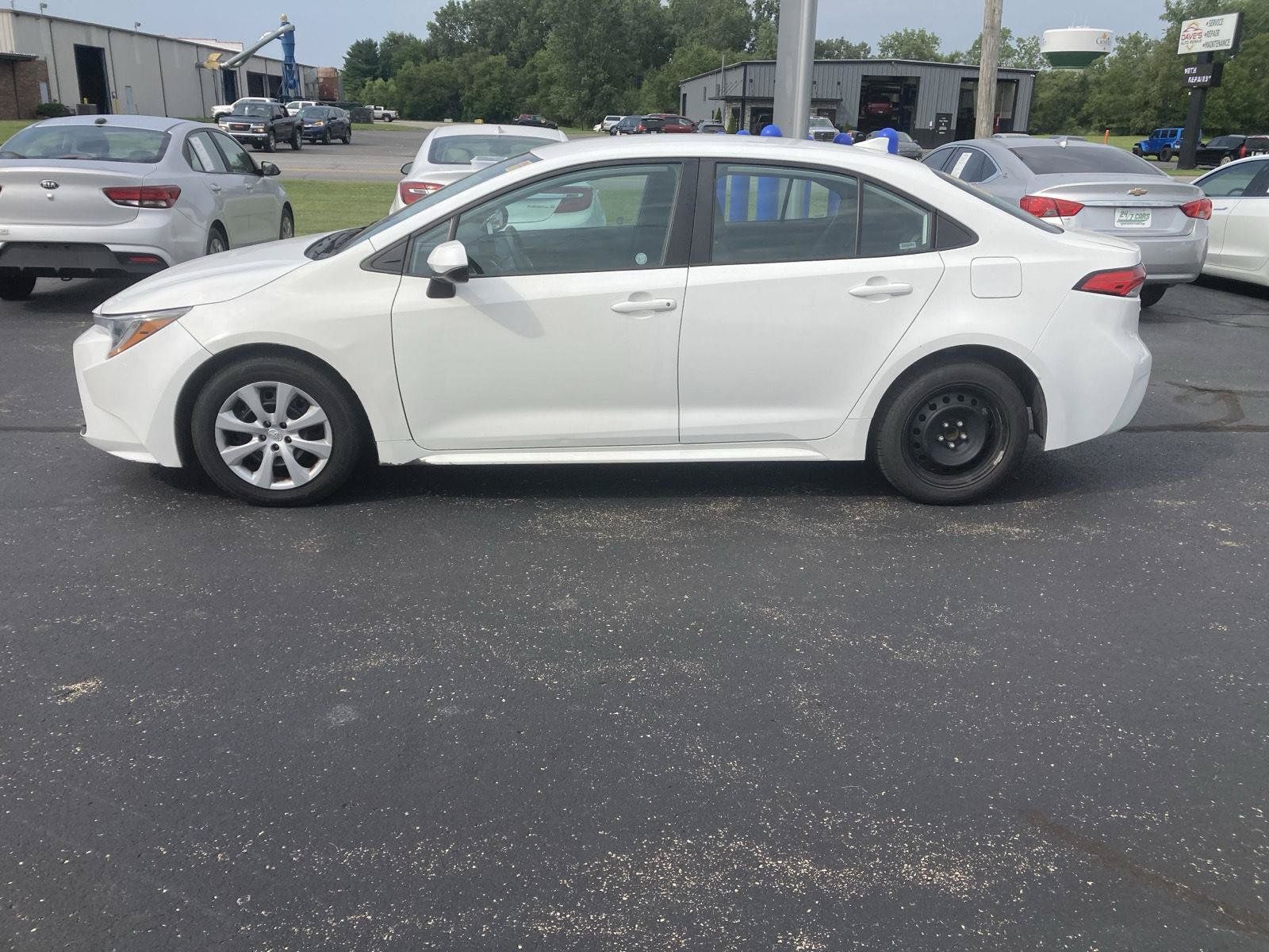 Used 2024 Toyota Corolla LE FWD image 4