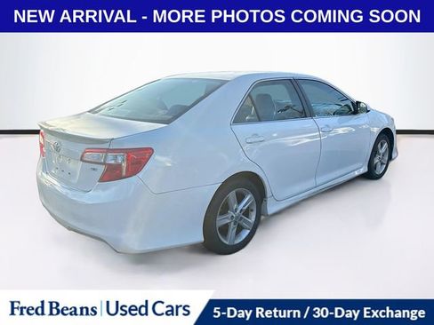 Used 2014 Toyota Camry L image 5