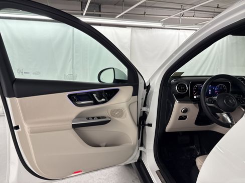 Certified 2026 Mercedes-Benz GLC 300 image 5