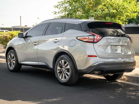 Used 2018 Nissan Murano SV FWD image 3
