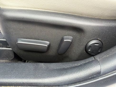 Used 2015 Toyota Avalon XLE FWD image 34