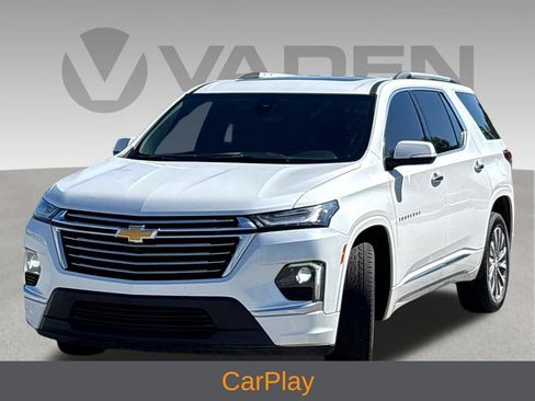 Used 2023 Chevrolet Traverse Premier FWD image 3