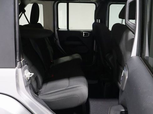 Certified 2018 Jeep Wrangler Unlimited Sahara w/ Cold Weather Group image 19