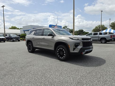 New 2026 Chevrolet Traverse Z71 w/ Driver Confidence Package AWD/4WD image 2