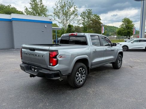 Used 2025 Chevrolet Colorado Z71 w/ Z71 Convenience Package 2 AWD/4WD image 3