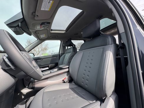 New 2026 Kia EV9 Wind image 14