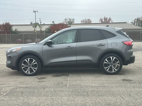 Certified 2022 Ford Escape SE w/ SE Sport Appearance Package image 8