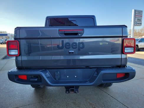 Used 2021 Jeep Gladiator Sport image 20