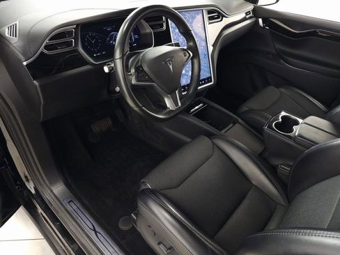 Used 2018 Tesla Model X 75D image 16