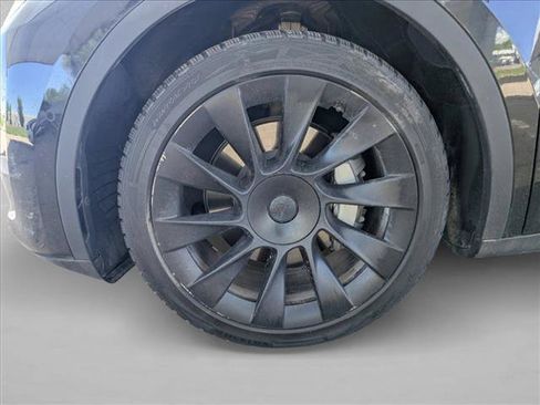 Used 2021 Tesla Model Y Long Range AWD/4WD image 15