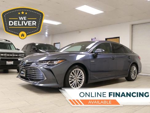 Used 2021 Toyota Avalon Limited w/ Advanced Safety Package FWD image 1
