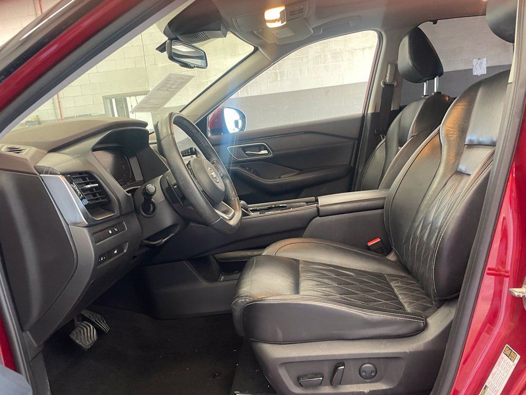 Used 2021 Nissan Rogue Platinum FWD image 10