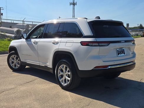 Certified 2023 Jeep Grand Cherokee Limited AWD/4WD image 17