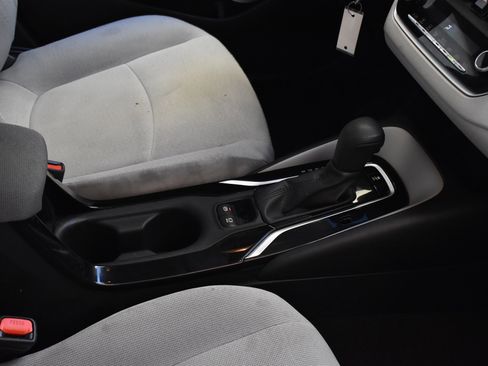 Used 2022 Toyota Corolla LE image 28