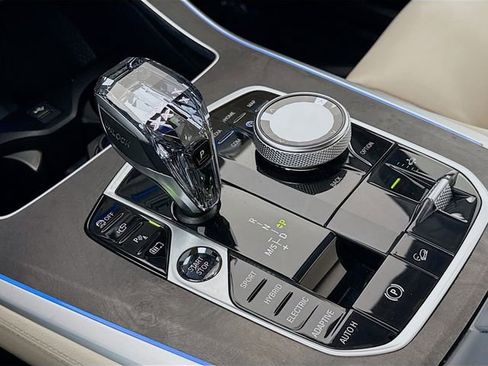 Used 2022 BMW X5 xDrive45e w/ Executive Package image 17