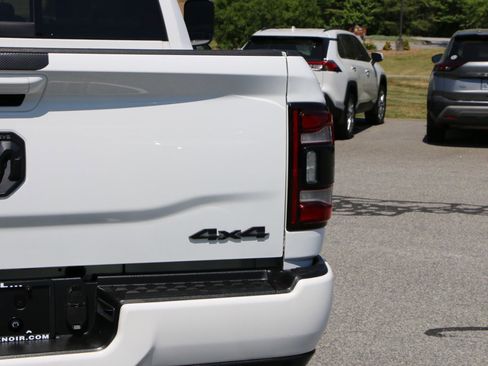 Used 2022 RAM 2500 Big Horn w/ Level C Equiment Group AWD/4WD image 7