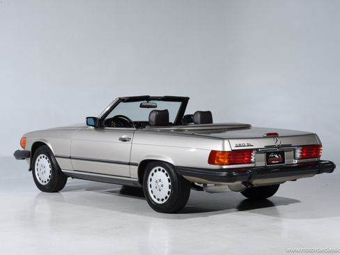 Used 1988 Mercedes-Benz 560 SL image 6