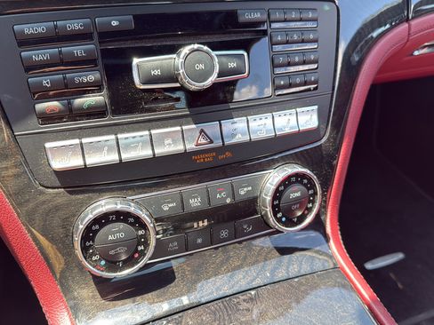 Used 2013 Mercedes-Benz SL 550 image 17