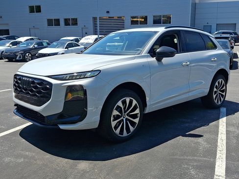 New 2026 Audi Q3 quattro 2.0T AWD/4WD image 2