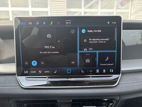 New 2025 Volkswagen Tiguan SE image 22