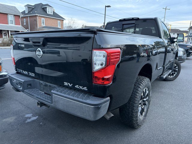 Used 2017 Nissan Titan SV AWD/4WD image 9