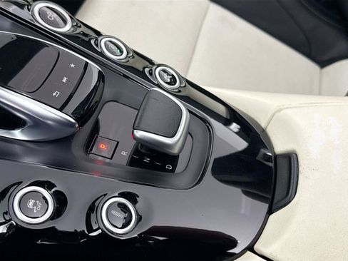 Used 2018 Mercedes-Benz AMG GT Roadster image 18