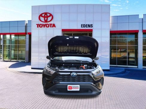 Certified 2024 Toyota RAV4 LE AWD/4WD image 32