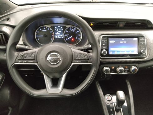 Used 2019 Nissan Kicks S FWD image 22