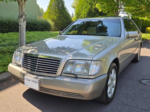 Used 1993 Mercedes-Benz 300 SD Sedan image 12