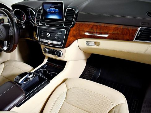 Used 2016 Mercedes-Benz GLE 300d 4MATIC image 24