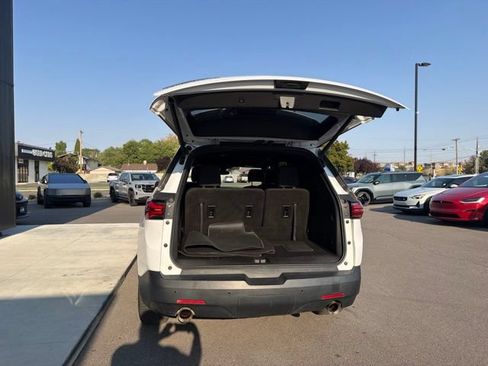 Used 2022 Chevrolet Traverse LT AWD/4WD image 8