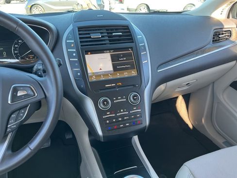 Used 2019 Lincoln MKC Reserve image 18