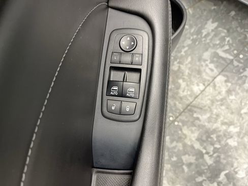 Used 2018 Dodge Challenger R/T Plus RWD image 8