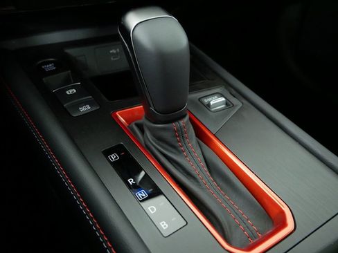 New 2026 Nissan Kicks SR AWD/4WD image 32