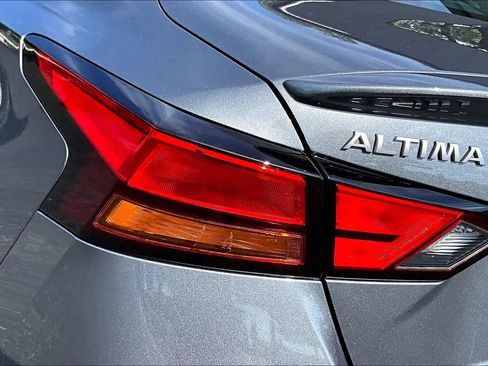 New 2026 Nissan Altima 2.5 SR FWD image 14