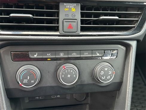 Used 2022 Volkswagen Taos SE image 19