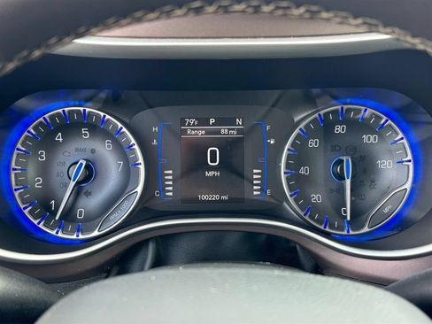 Used 2022 Chrysler Voyager LX FWD image 20