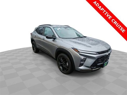 Used 2025 Chevrolet Trax ACTIV w/ Driver Confidence Package image 2