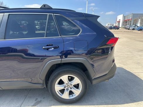 Used 2021 Toyota RAV4 XLE image 7